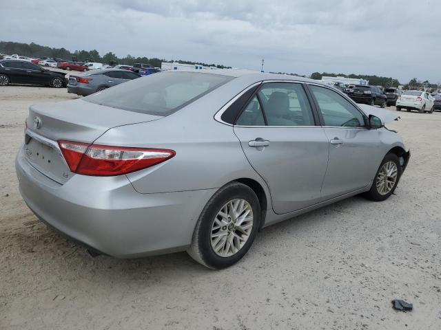 2017 Toyota Camry Le - Фото 3