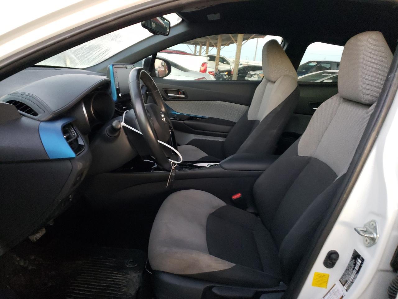 2019 TOYOTA C-HR XLE - Фото 7