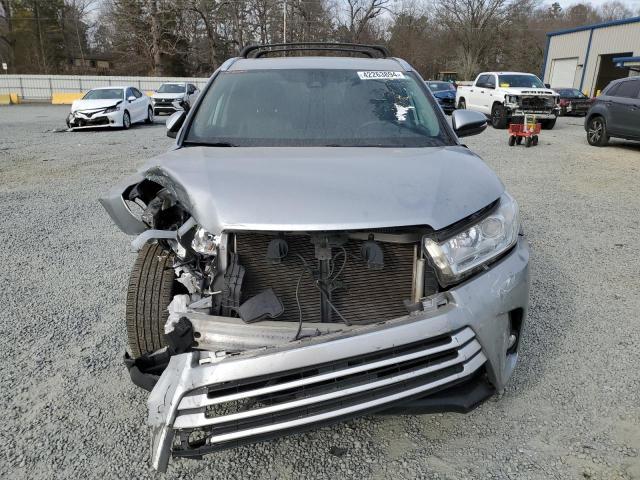 2019 Toyota Highlander Se - Фото 5