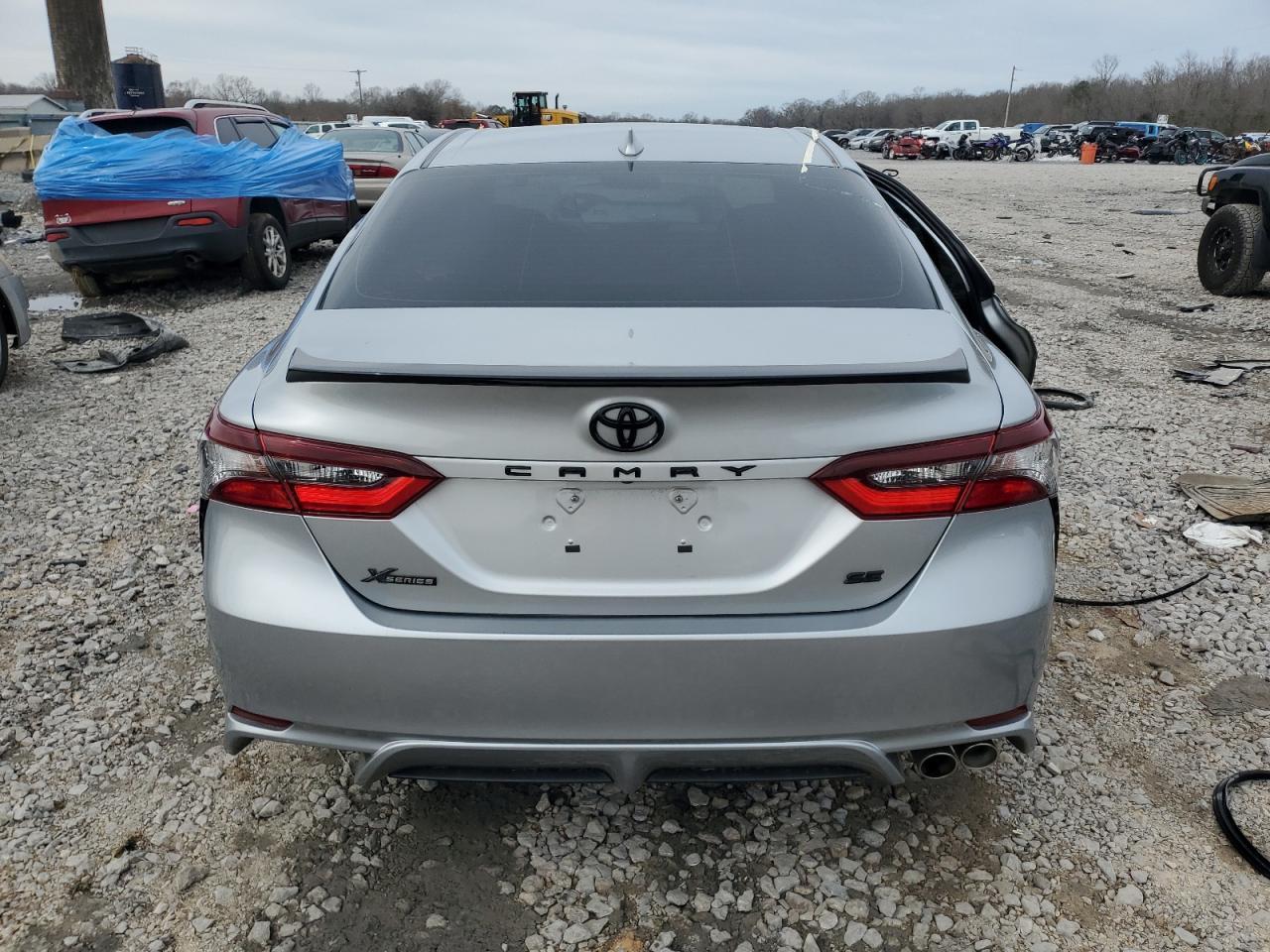 2021 TOYOTA CAMRY SE - Фото 6