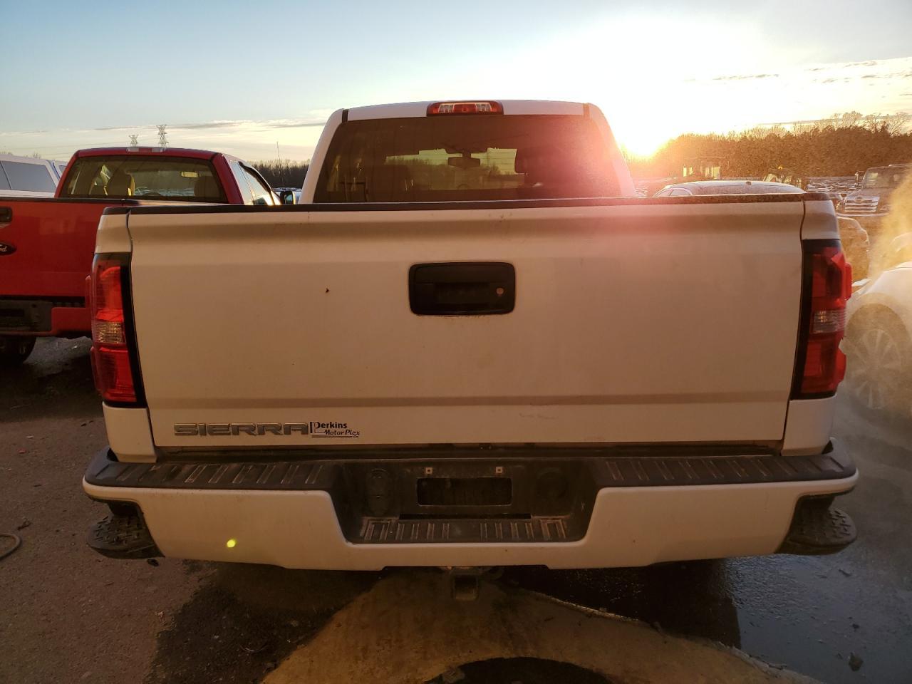 2016 GMC SIERRA K15 - Фото 6