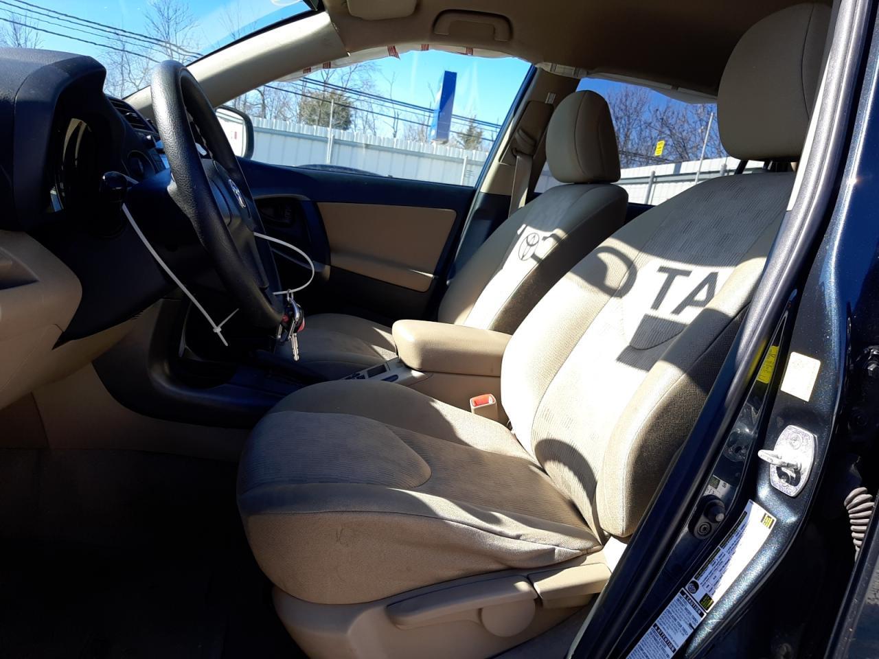 2011 TOYOTA RAV4 - Фото 7