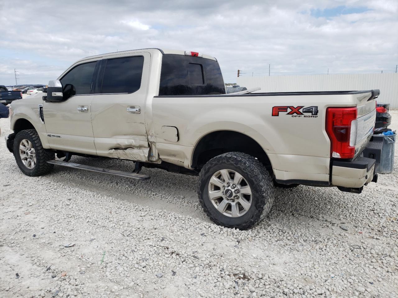 2017 FORD F250 SUPER - Image 2