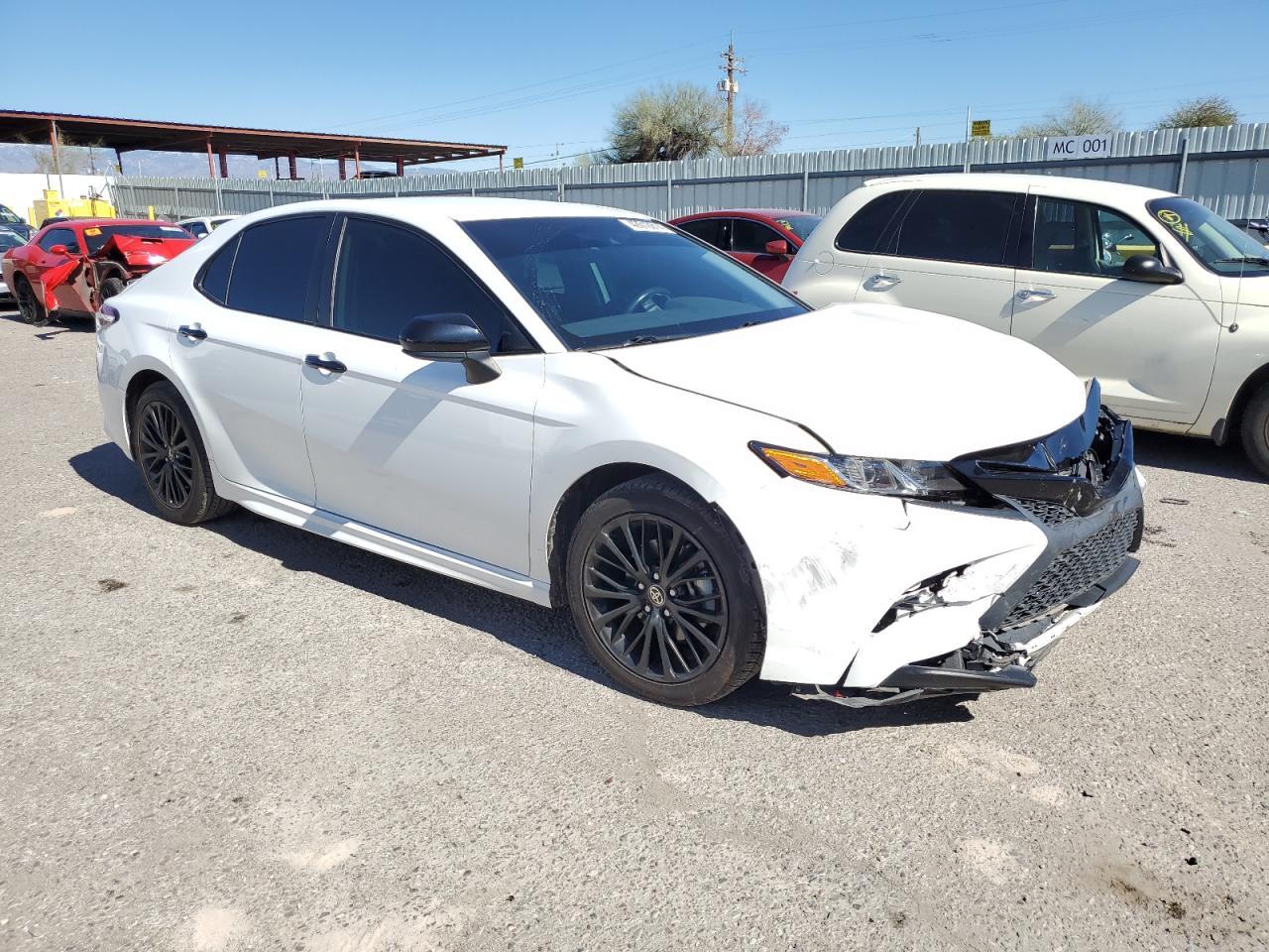 2020 TOYOTA CAMRY SE - Фото 4