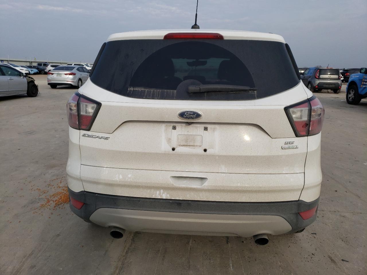 2017 FORD ESCAPE SE - Image 6