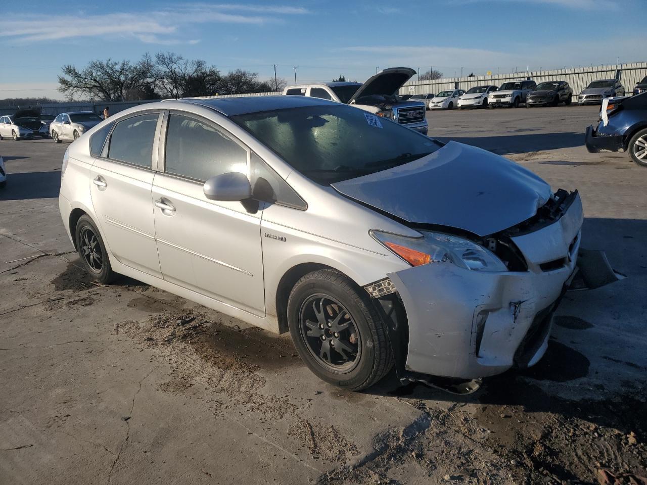 2015 TOYOTA PRIUS - Фото 4