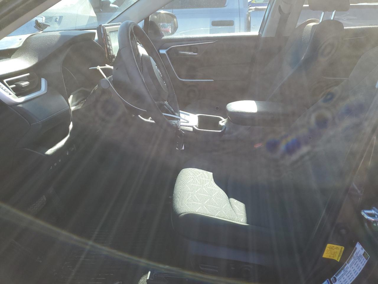2022 TOYOTA RAV4 XLE - Image 7