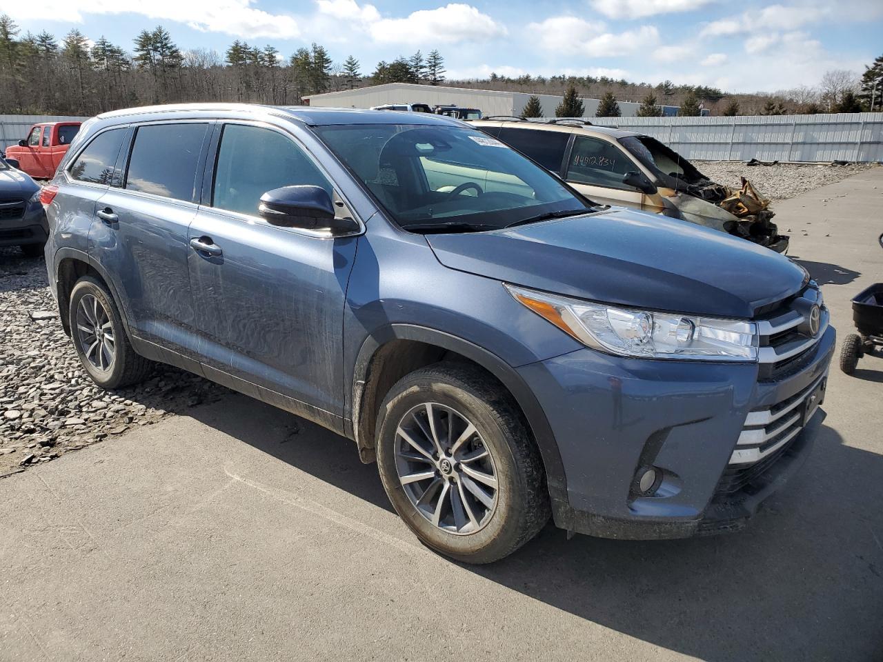 2019 TOYOTA HIGHLANDER - Image 4