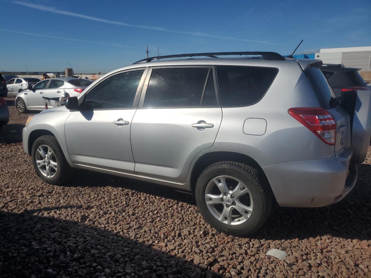 2011 TOYOTA RAV4 - Image 2