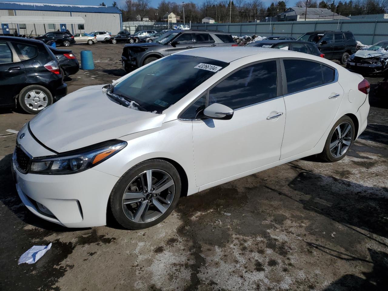 2017 KIA FORTE EX car image