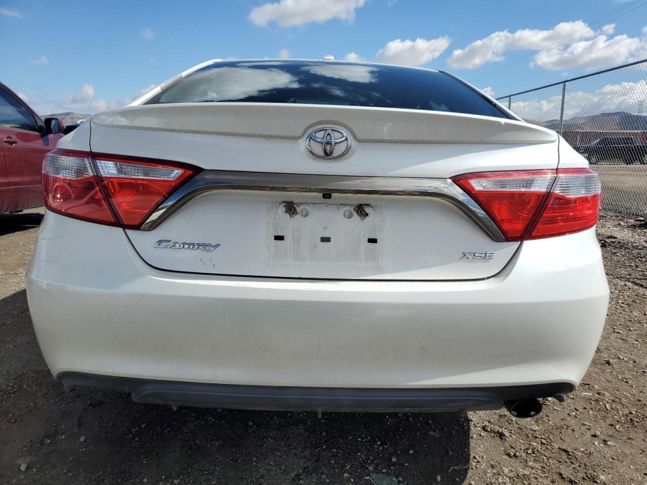 2015 TOYOTA CAMRY LE - Фото 6