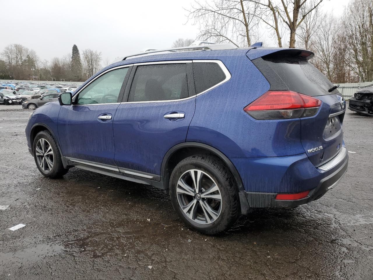 2017 NISSAN ROGUE SV - Image 2