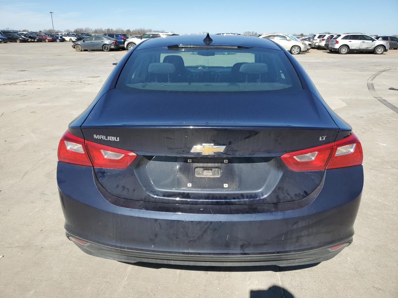 2017 CHEVROLET MALIBU LT - Image 6