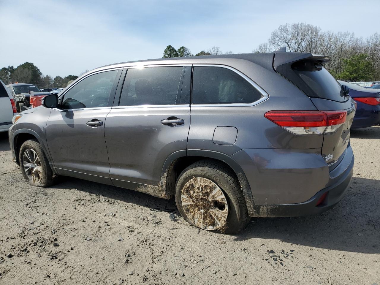 2019 TOYOTA HIGHLANDER - Image 2