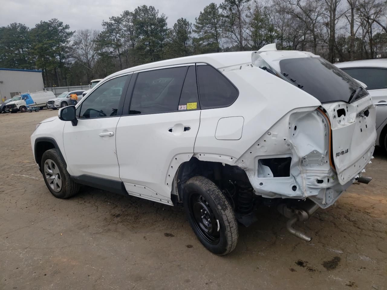 2023 TOYOTA RAV4 LE - Фото 2