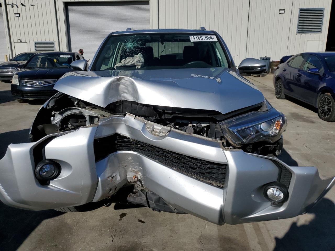 2018 TOYOTA 4RUNNER SR - Фото 5