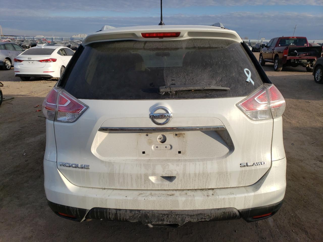 2015 NISSAN ROGUE S - Image 6