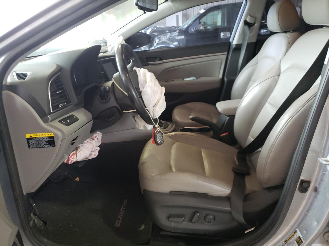 2017 HYUNDAI ELANTRA SE - Image 7