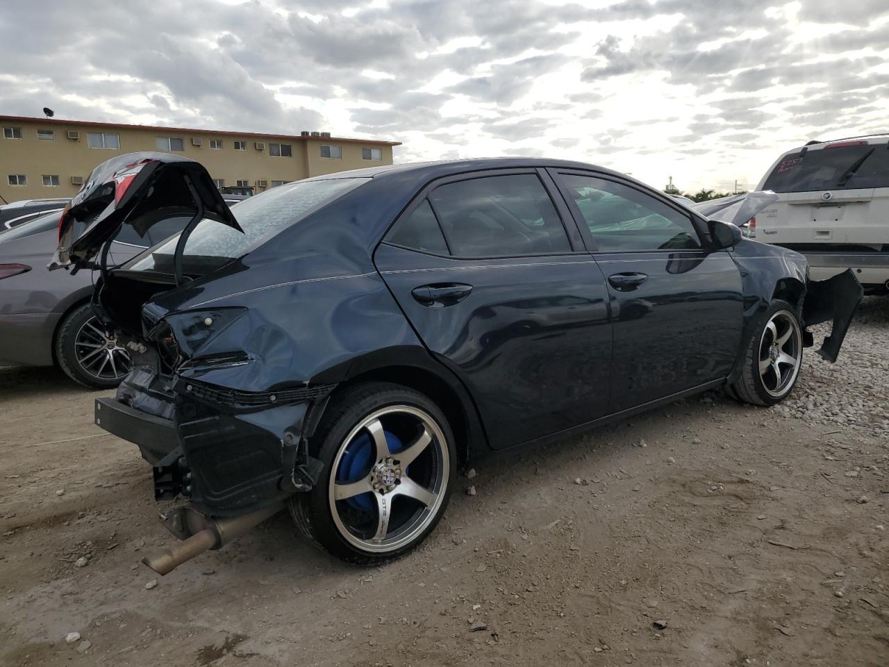 2018 TOYOTA COROLLA L - Фото 3