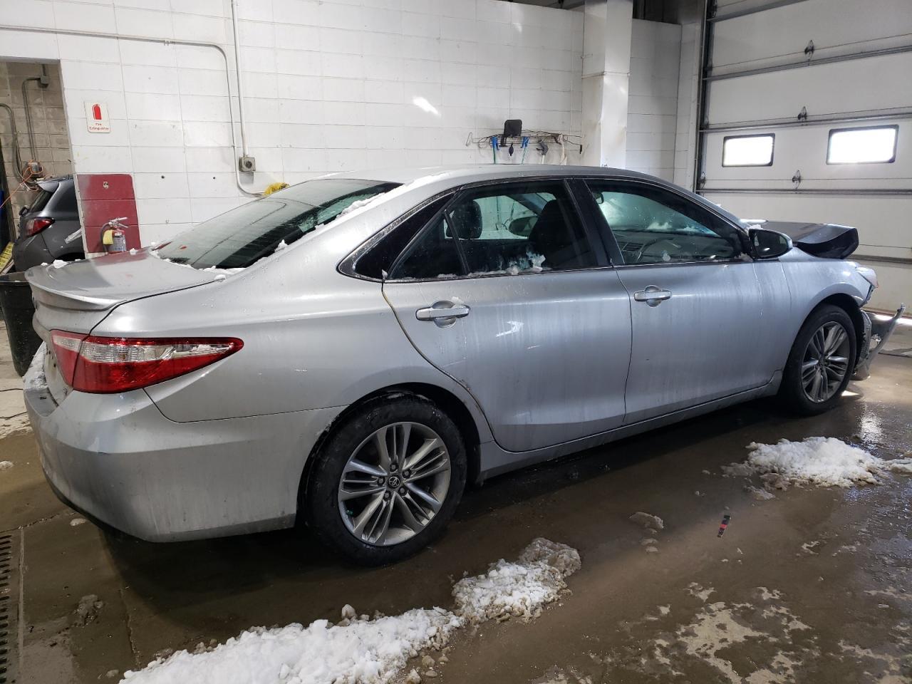 2016 TOYOTA CAMRY LE - Фото 3