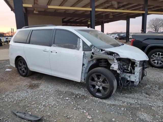 2015 Toyota Sienna Sport - Image 4