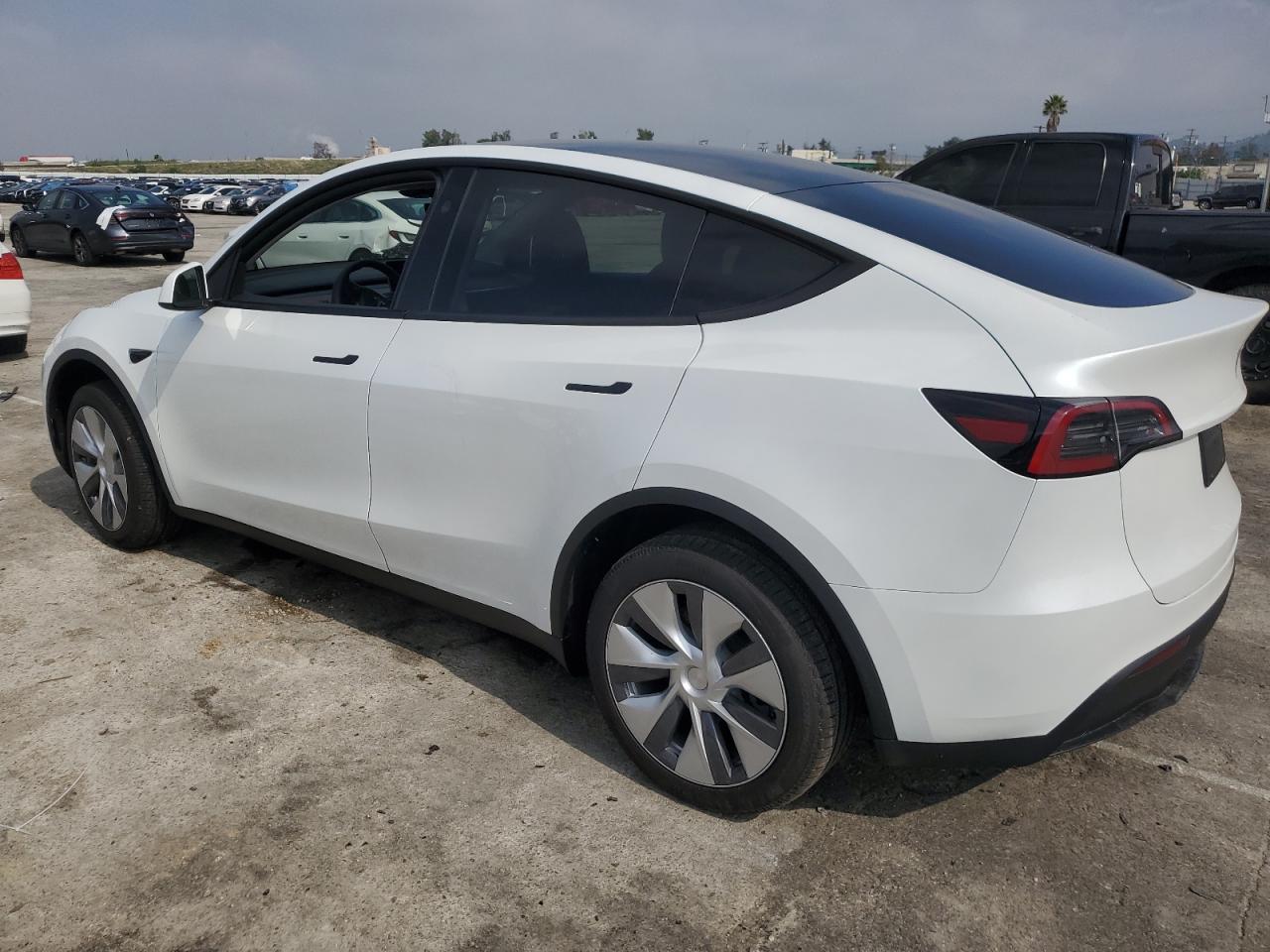 2023 TESLA MODEL Y - Image 2