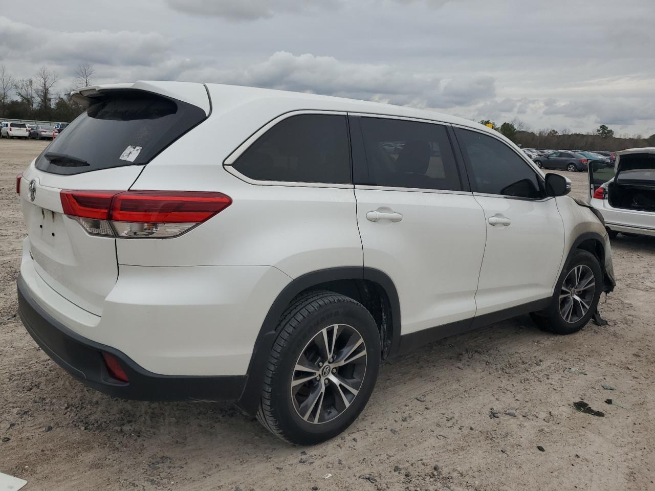 2019 TOYOTA HIGHLANDER - Image 3