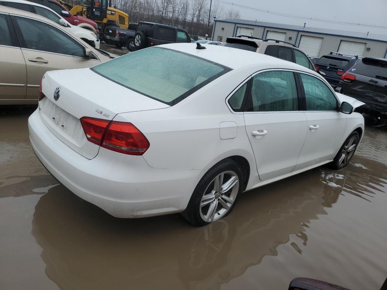 2014 VOLKSWAGEN PASSAT SE - Фото 3