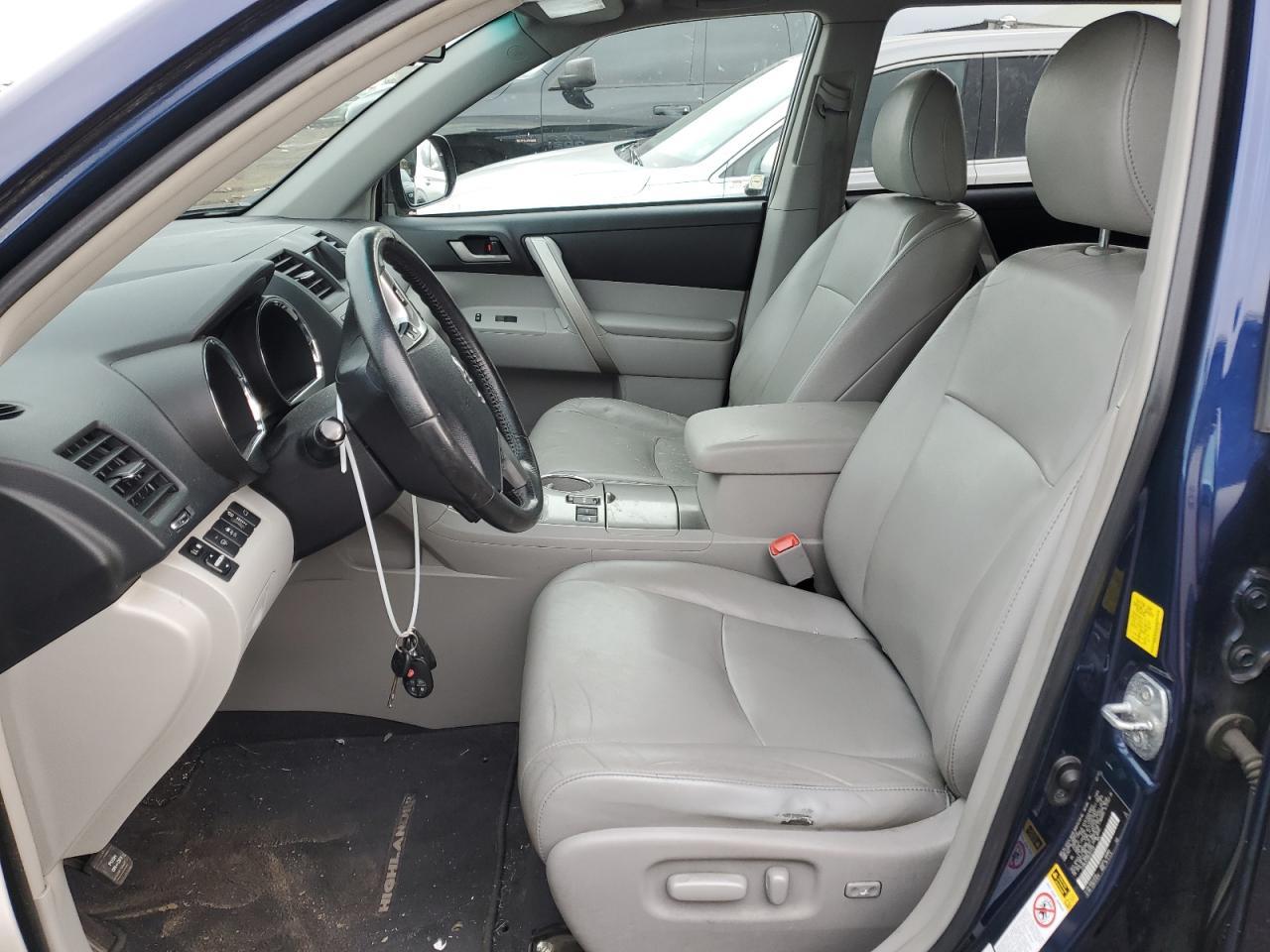 2011 TOYOTA HIGHLANDER - Фото 7
