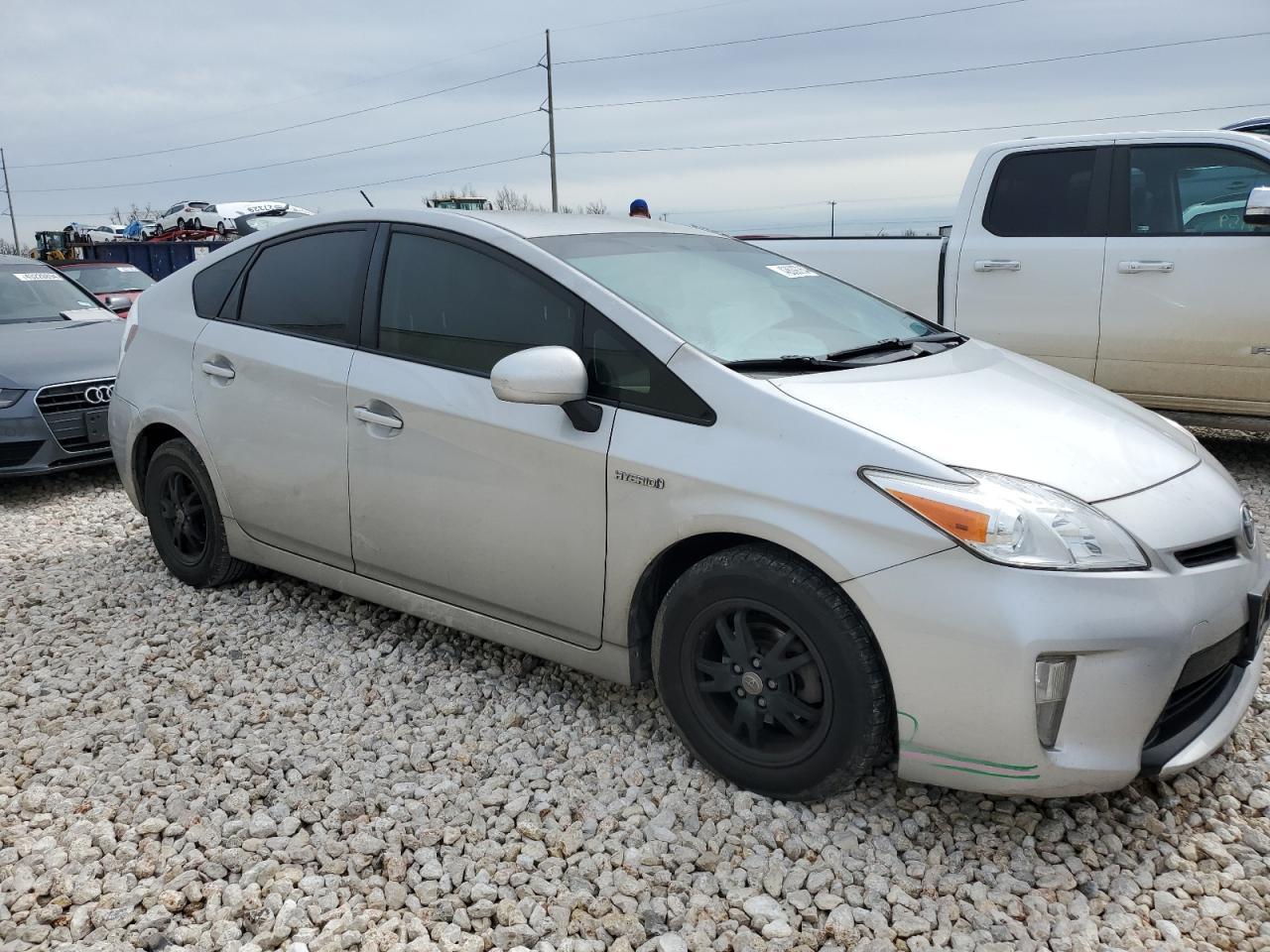 2015 TOYOTA PRIUS - Image 4
