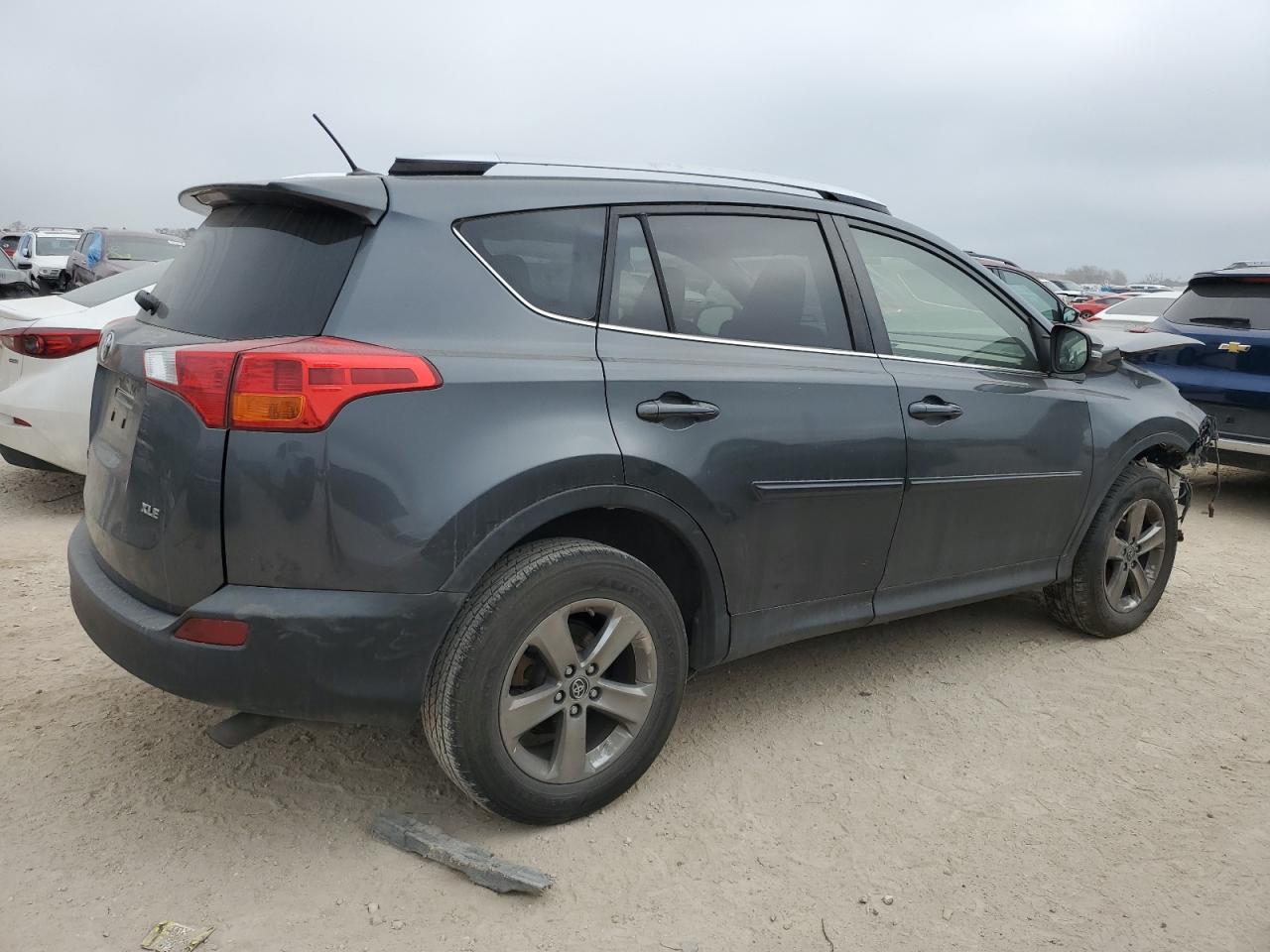 2015 TOYOTA RAV4 XLE - Image 3
