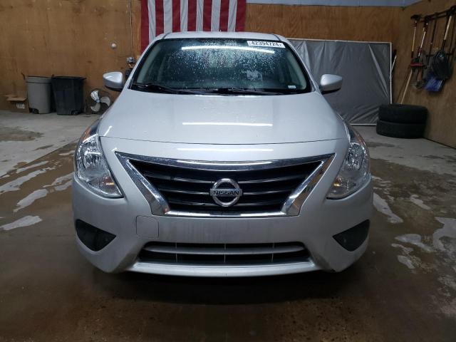 2019 Nissan Versa S - Фото 5