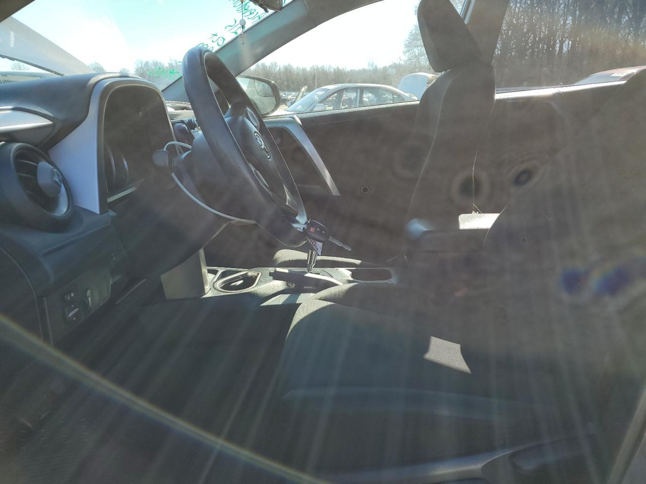 2016 TOYOTA RAV4 LE - Фото 7