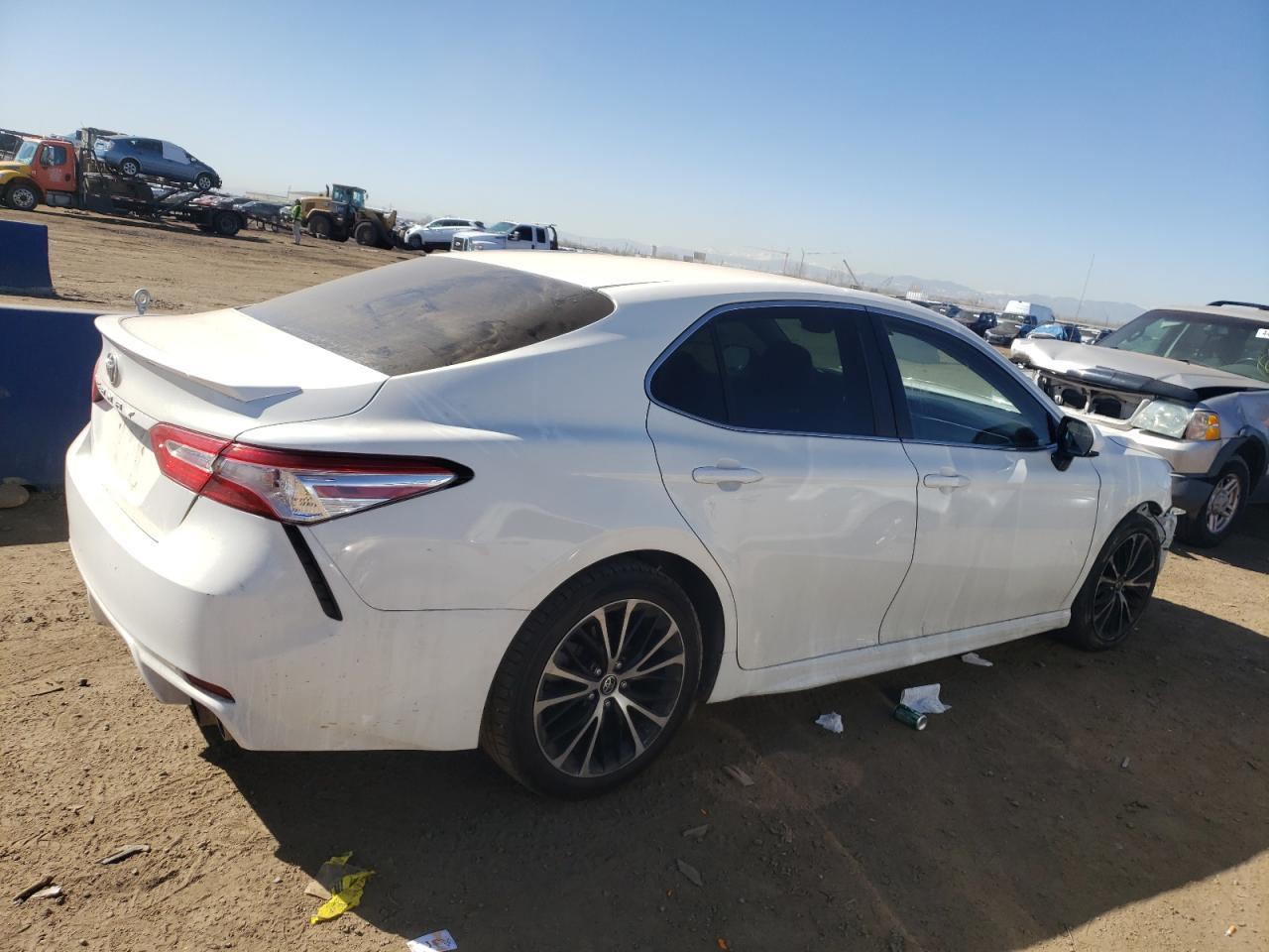 2018 TOYOTA CAMRY L - Фото 3