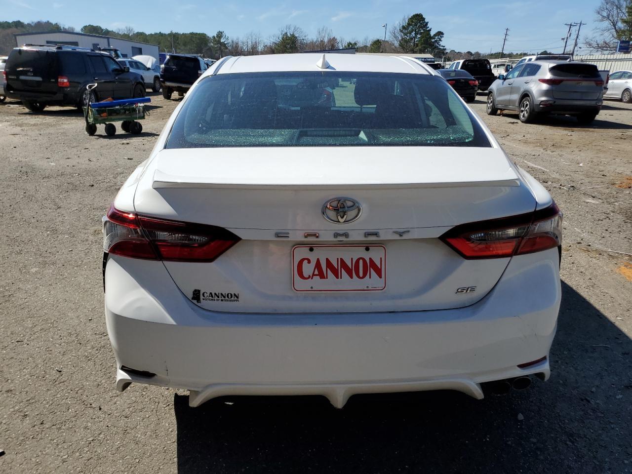 2021 TOYOTA CAMRY SE - Image 6