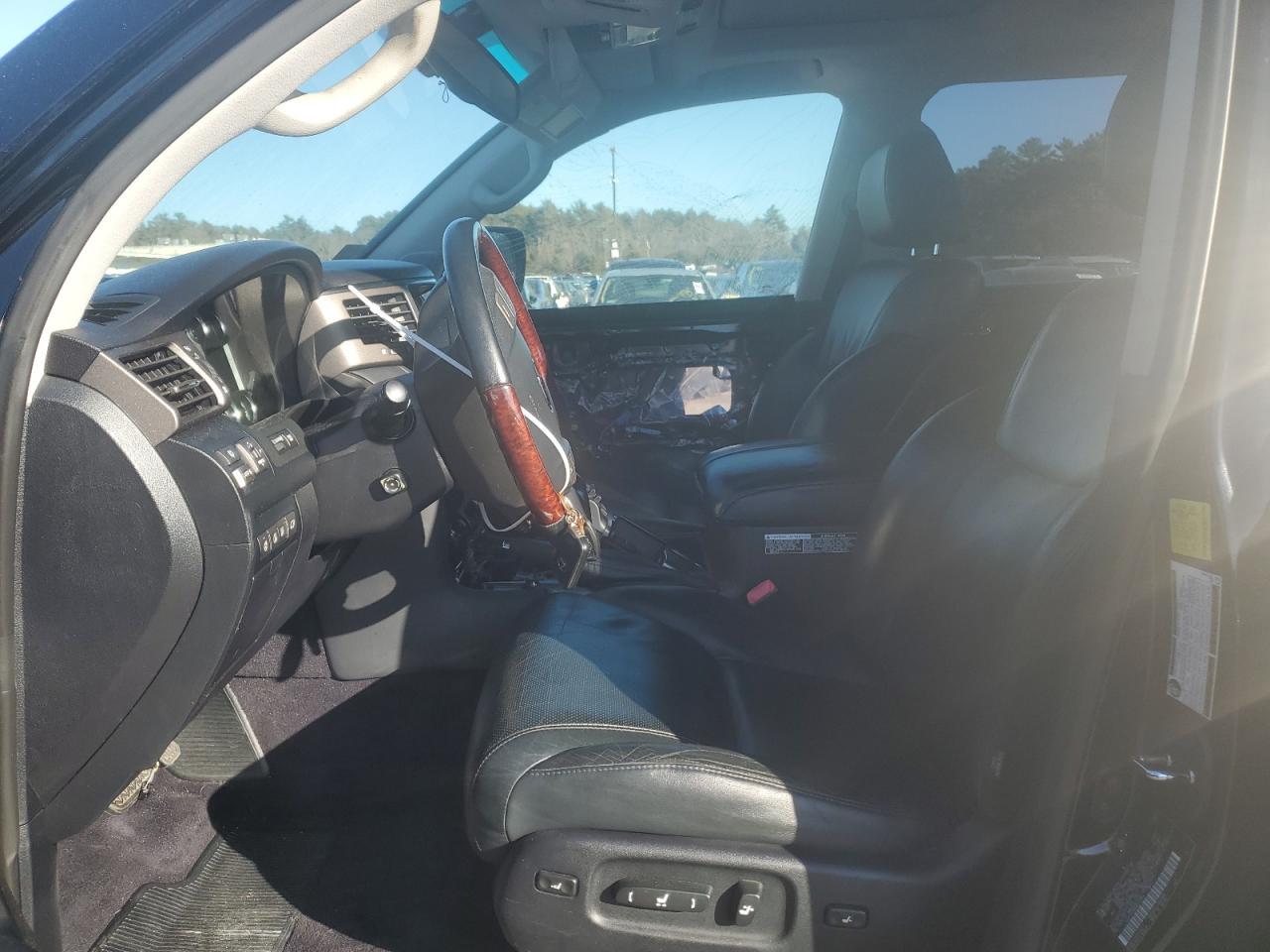 2011 LEXUS LX 570 - Image 7