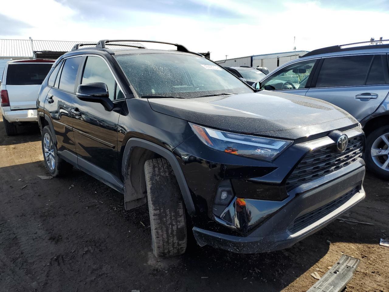 2022 TOYOTA RAV4 XLE P - Image 4