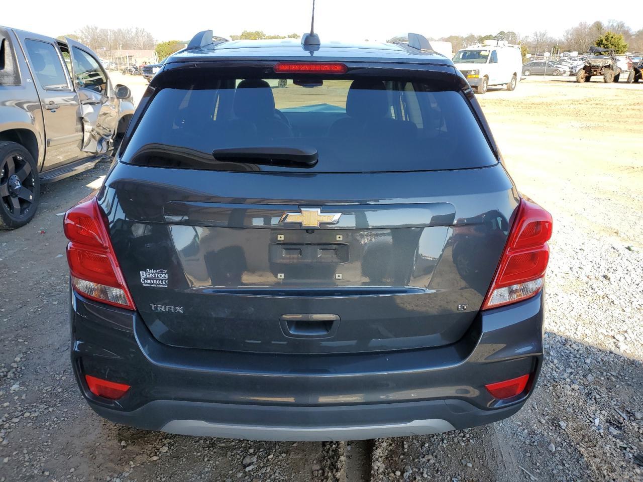 2019 CHEVROLET TRAX 1LT - Image 6