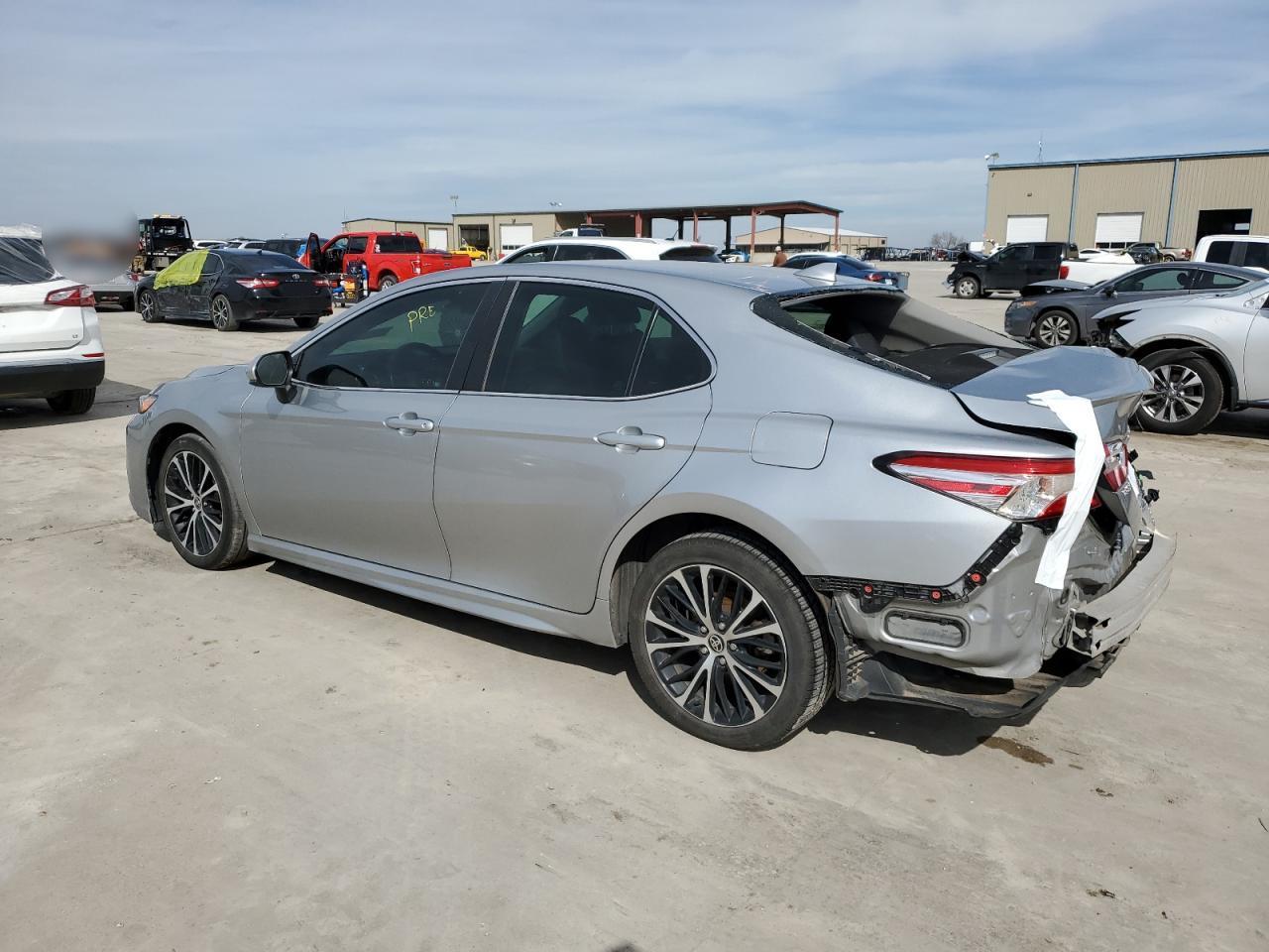 2020 TOYOTA CAMRY SE - Image 2