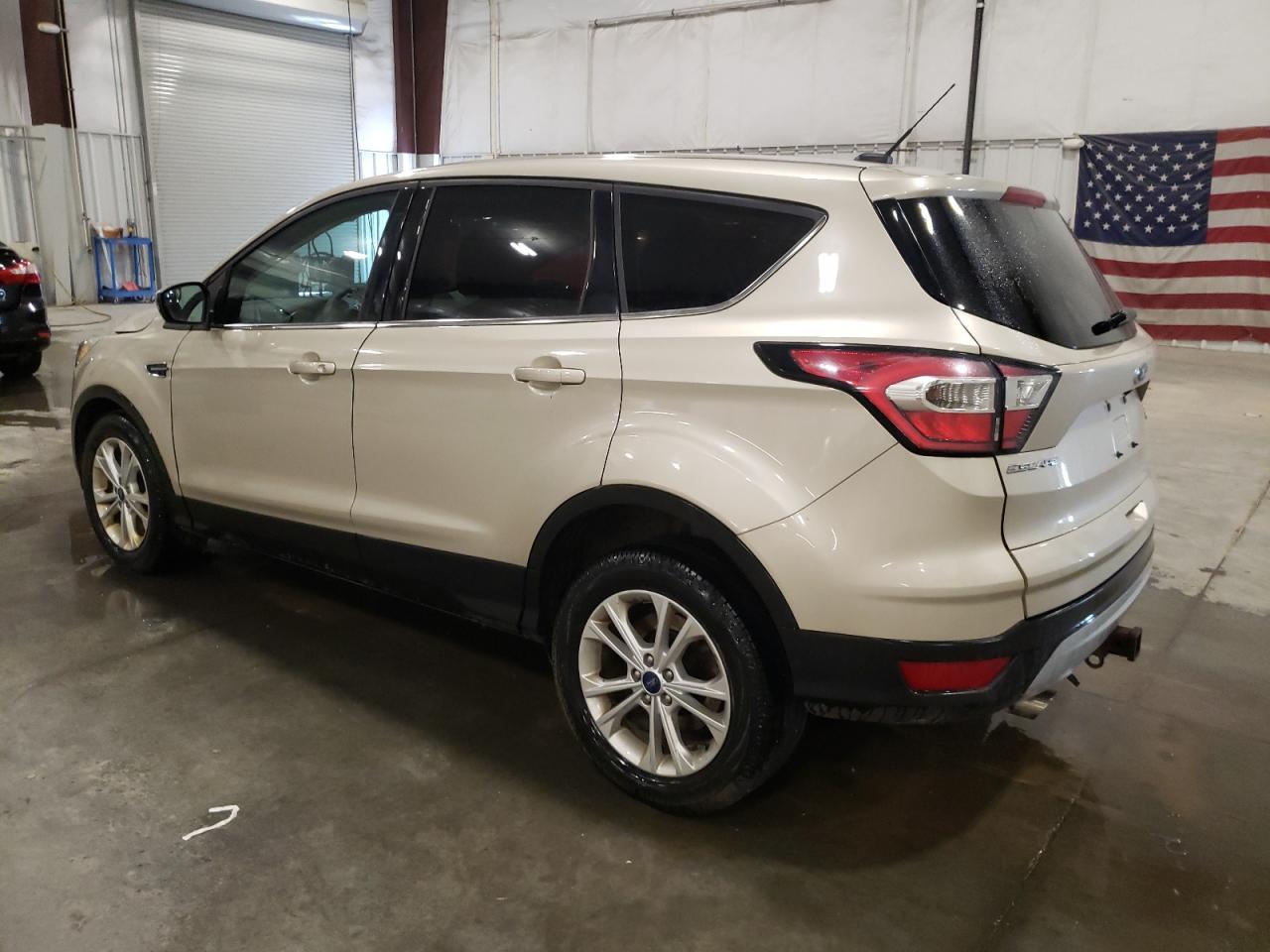 2017 FORD ESCAPE SE - Фото 2