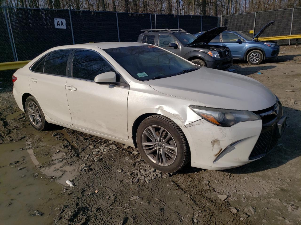 2015 TOYOTA CAMRY LE - Фото 4