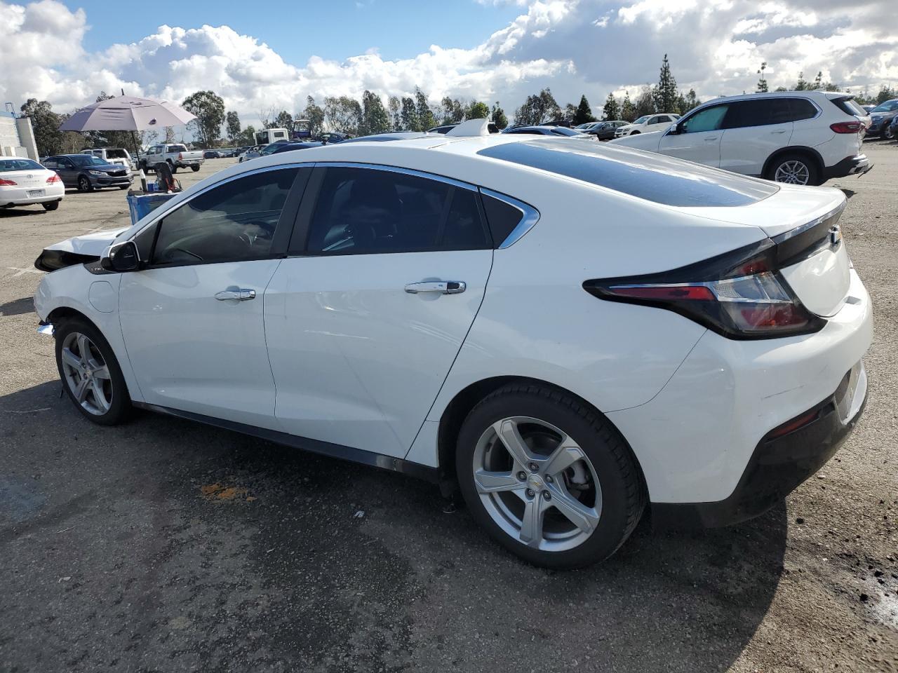 2017 CHEVROLET VOLT LT - Image 2