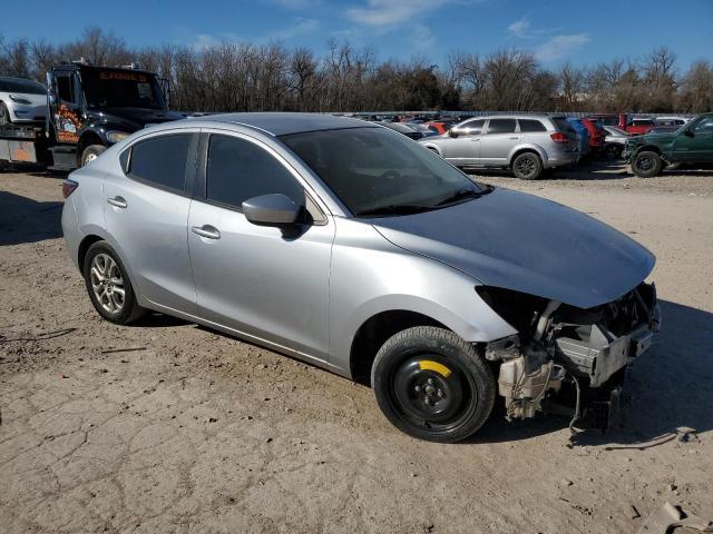 2017 Toyota Yaris Ia - Фото 4