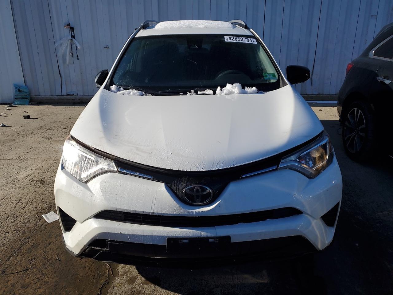 2018 TOYOTA RAV4 LE - Фото 5