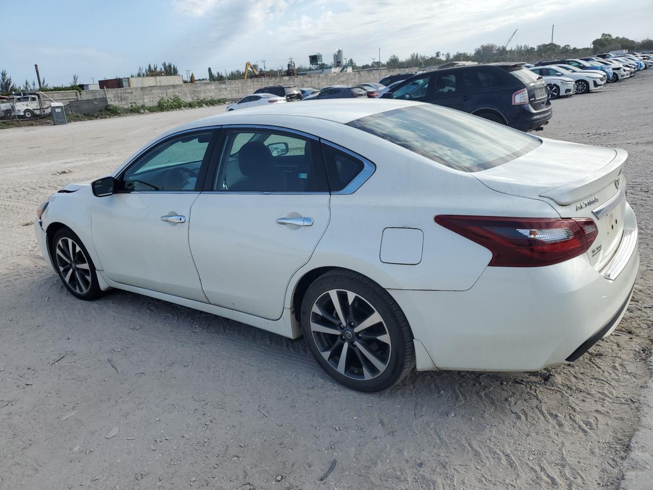 2017 NISSAN ALTIMA 2.5 - Фото 2