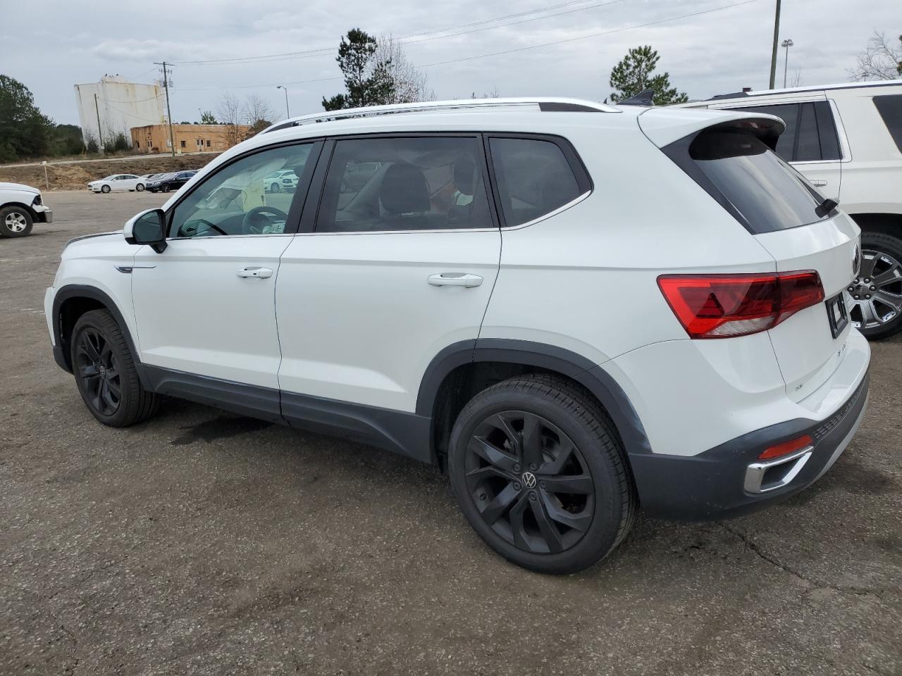 2023 VOLKSWAGEN TAOS SE - Фото 2