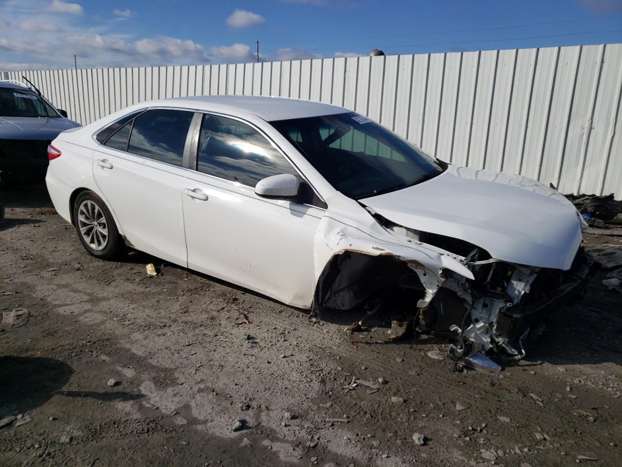 2017 TOYOTA CAMRY LE - Image 4
