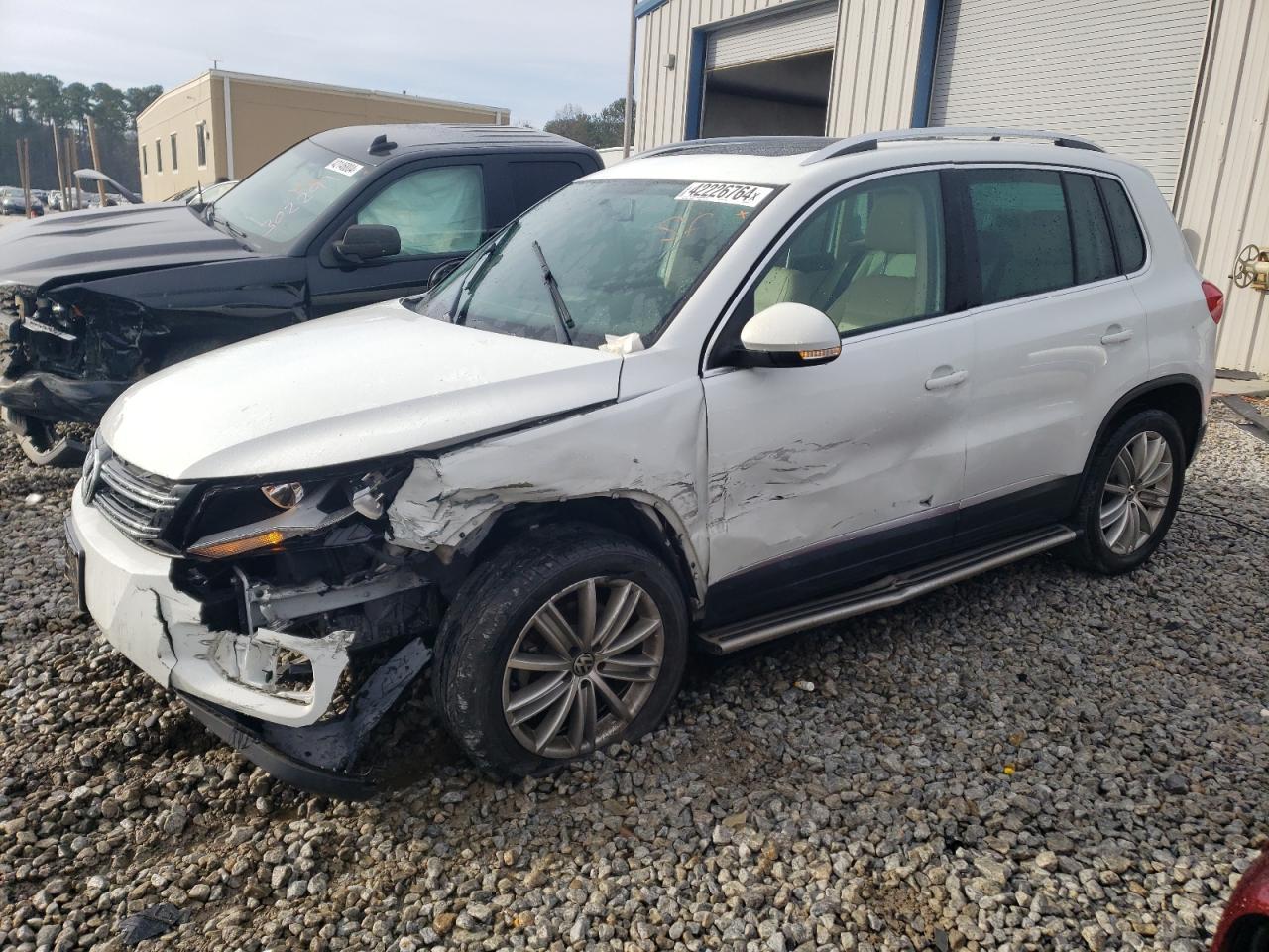 2014 VOLKSWAGEN TIGUAN S