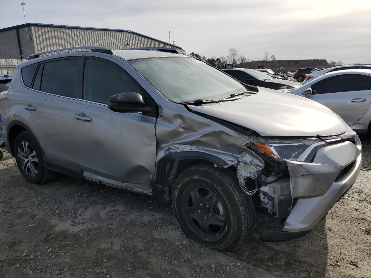 2018 TOYOTA RAV4 LE - Фото 4