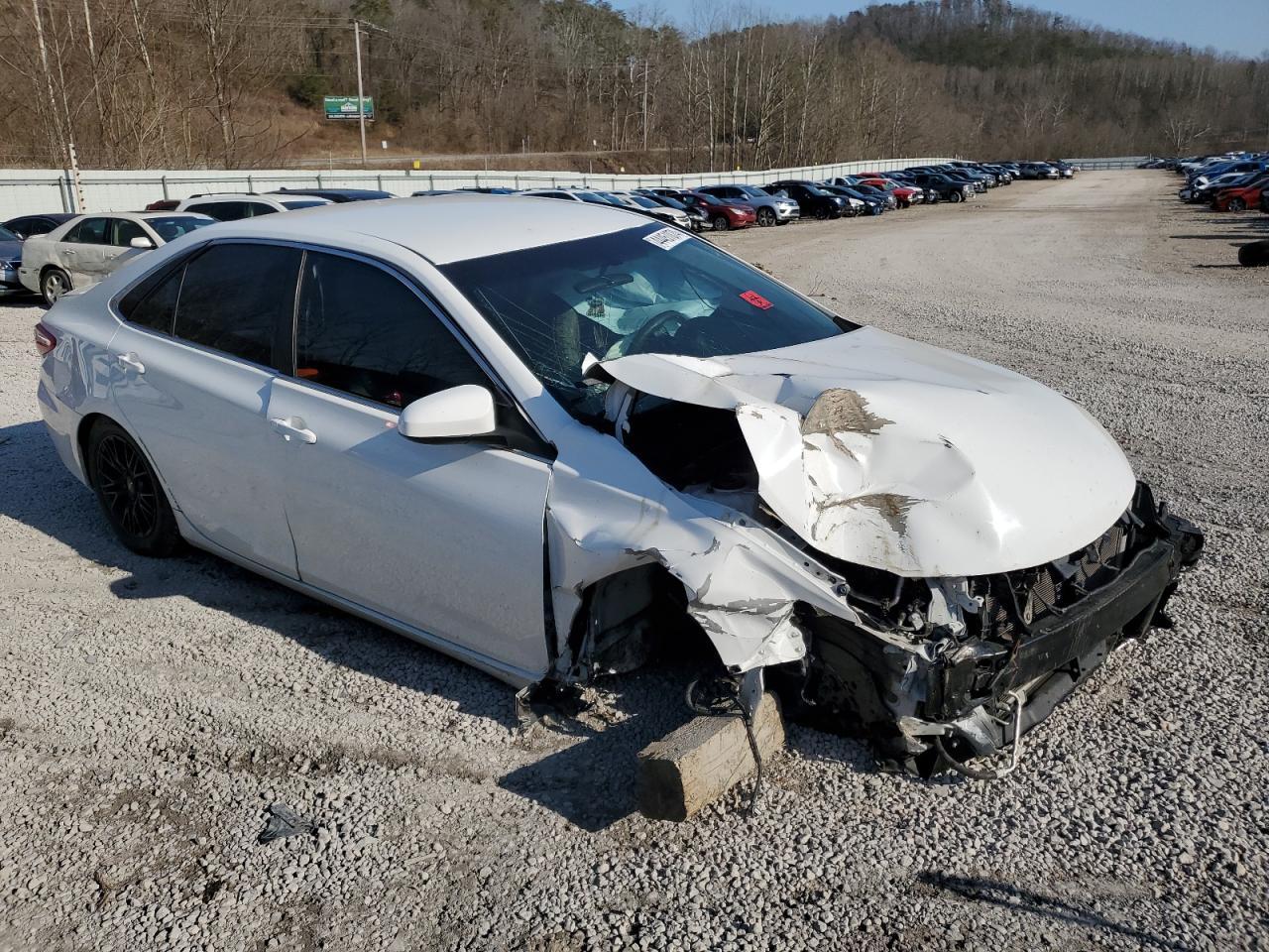 2016 TOYOTA CAMRY LE - Фото 4